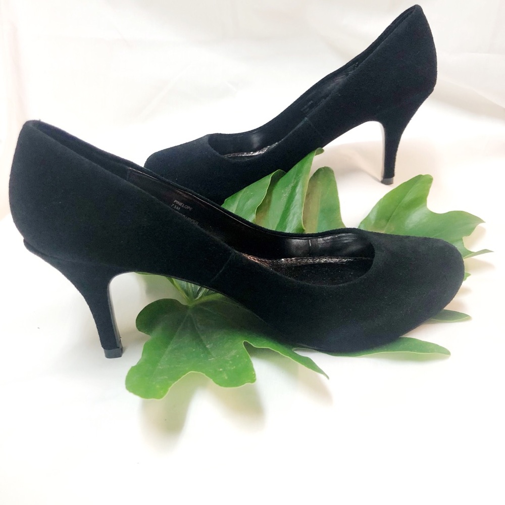 EUC Steve Madden Pinelope Suede Black pumps 7.5 - Picture 2 of 7